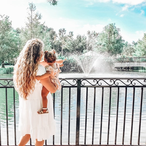 Meet your Posher, Christine - Picture 2 of 6